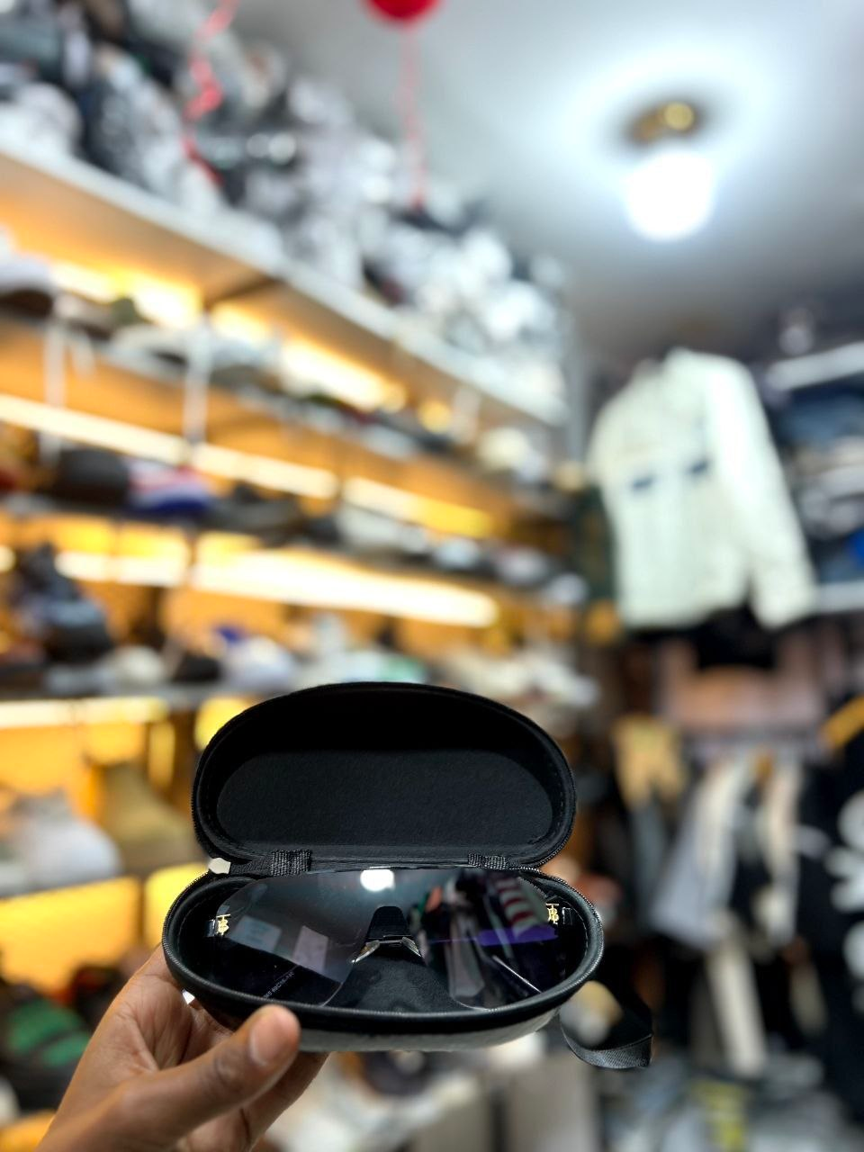 EYE GLASSES